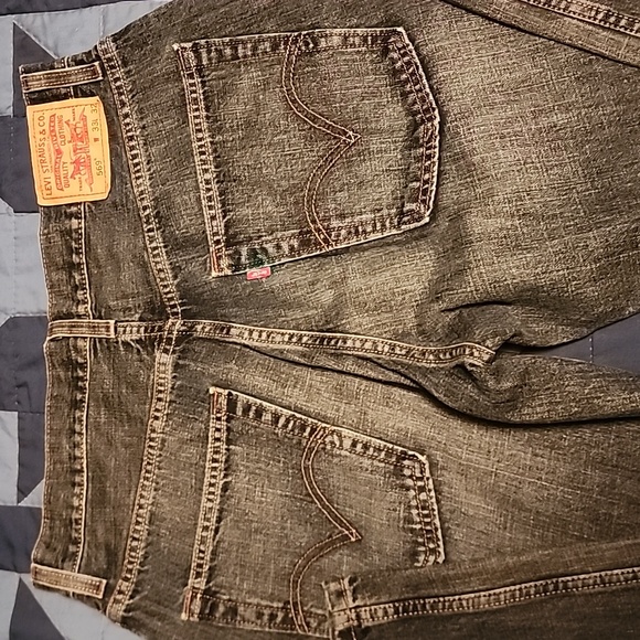 Men's Levi - Picture 2 of 2